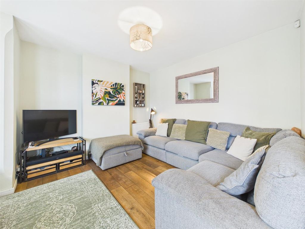 Property photo 3 of 25