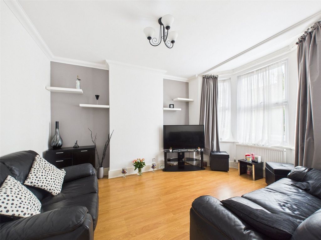 Property photo 3 of 16 Picture No. 02