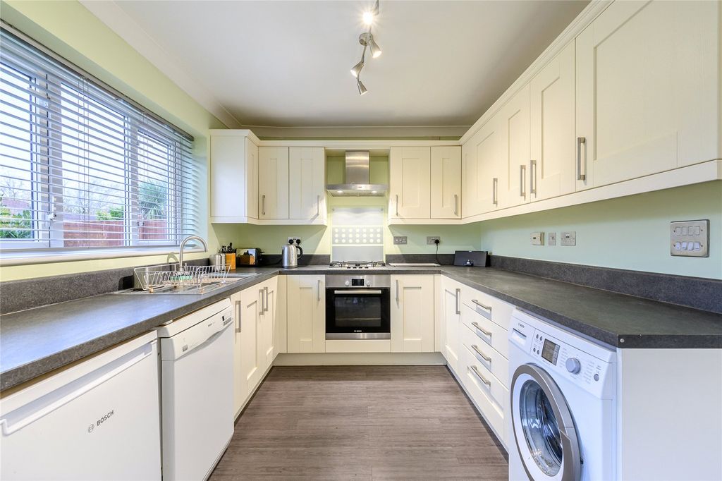 Property photo 2 of 30 Picture No. 05