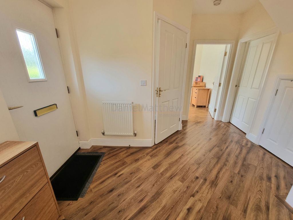 Property photo 3 of 33 Entrance