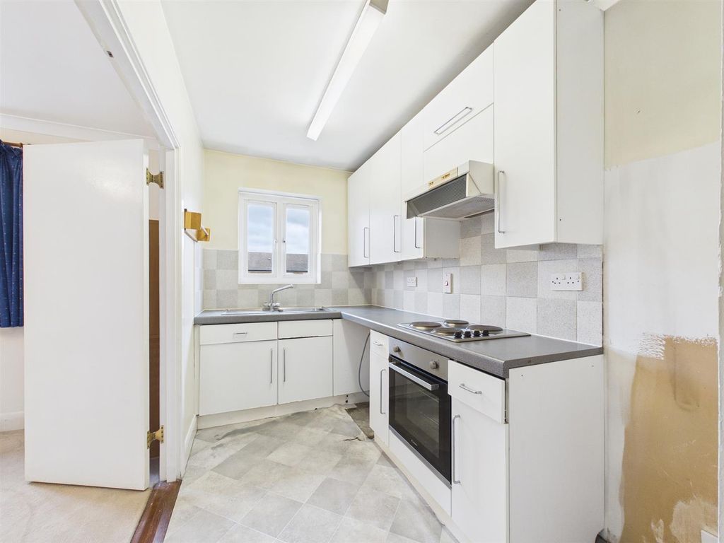 Property photo 3 of 11 Cam04237G0-Pr0272-Still006.Jpg