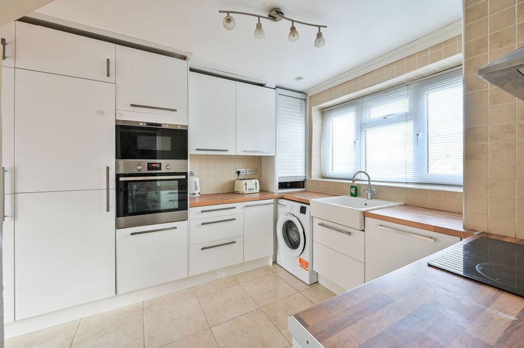 Property photo 3 of 8