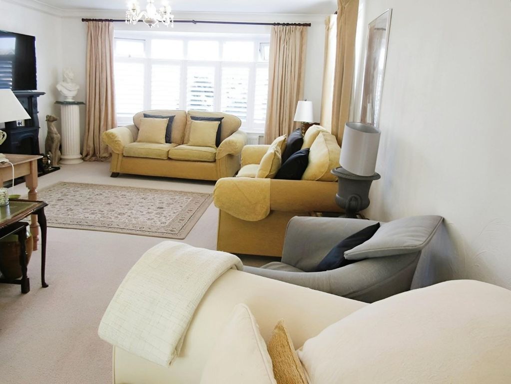 Property photo 3 of 17 E4F44634-Lounge 201.Jpg