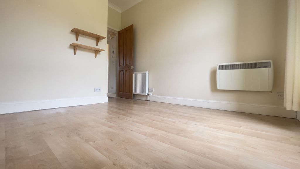 Property photo 3 of 14 Img_0745