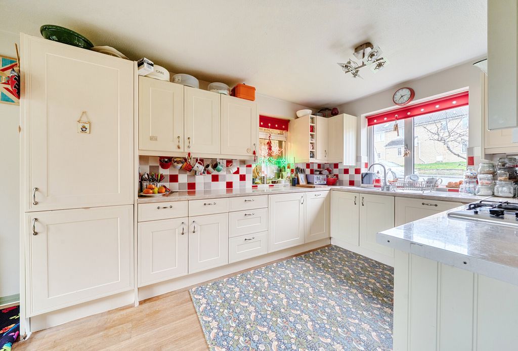 Property photo 2 of 25 1409584-12-698B49...