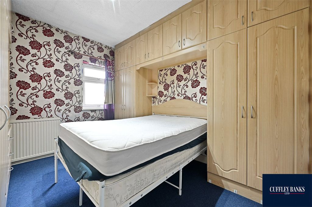 Property photo 3 of 6 Picture No. 05