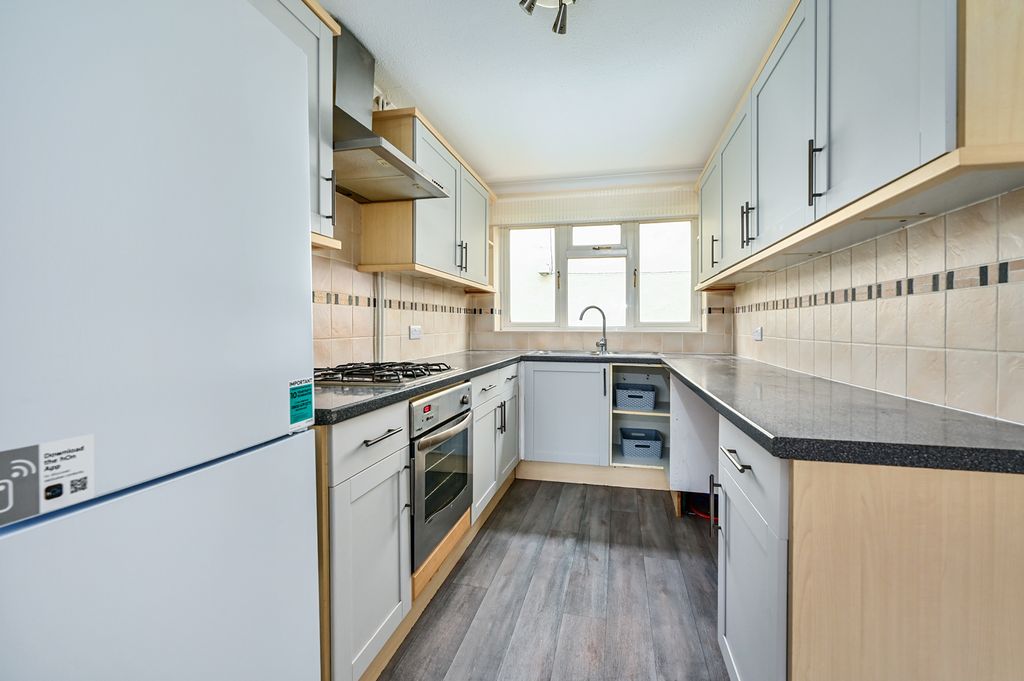 Property photo 3 of 8 Photo 3