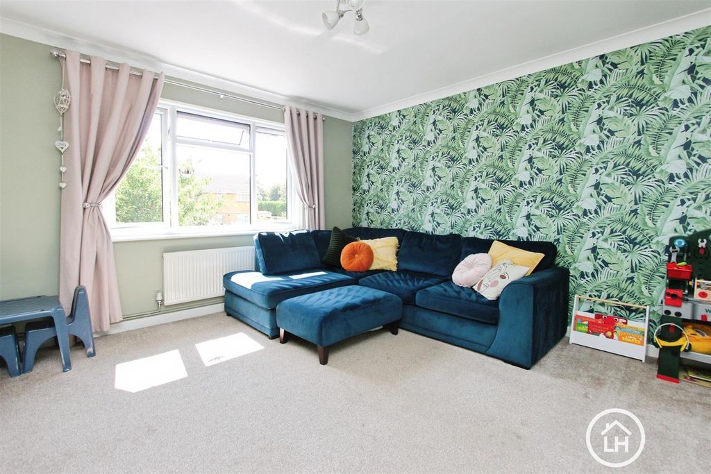 Property photo 1 of 15 Living Room
