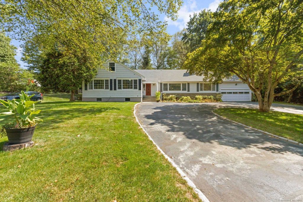 Property photo 1 of 31