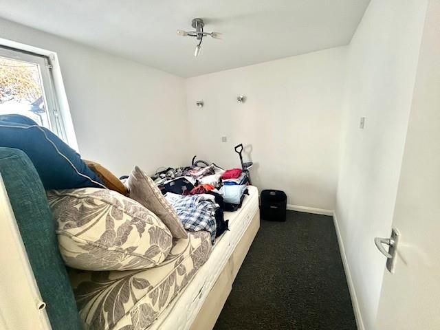 Property photo 2 of 3 Bedroom