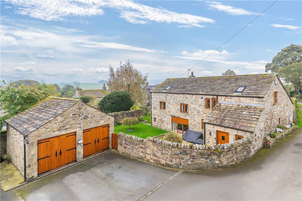 Property photo 1 of 19 Top Barn