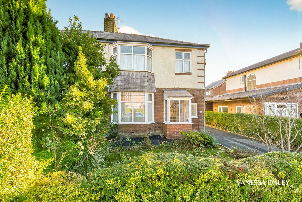 Property photo 1 of 27