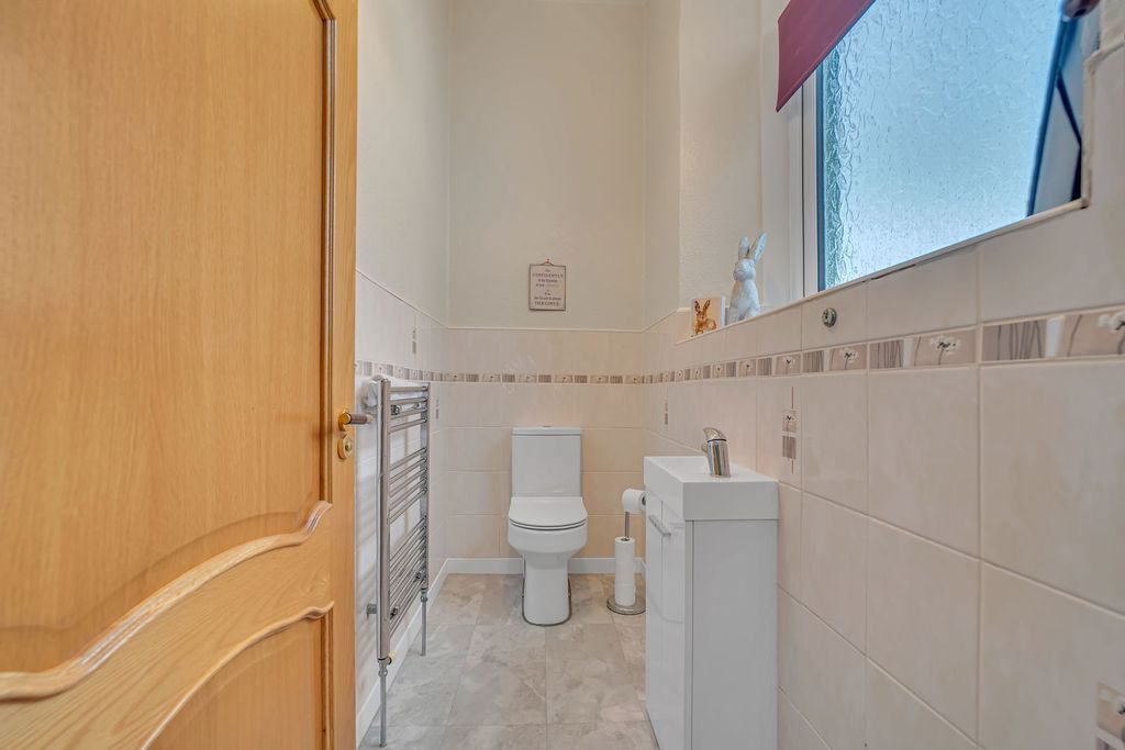 Property photo 3 of 21