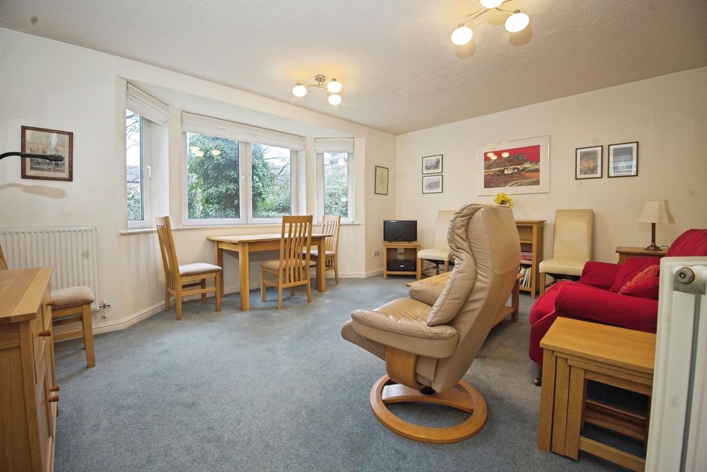 Property photo 2 of 17 Living/Dining Area