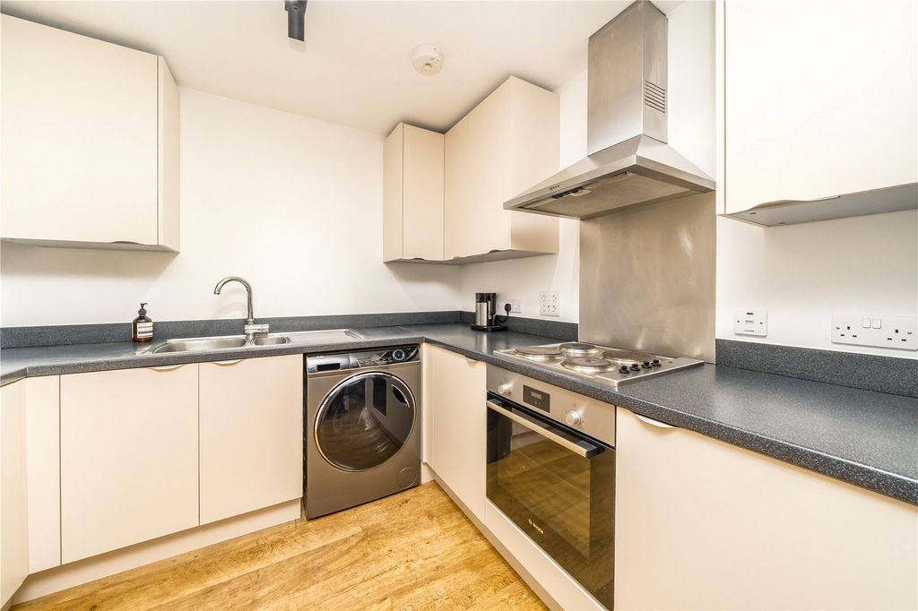 Property photo 3 of 14 Kitchen