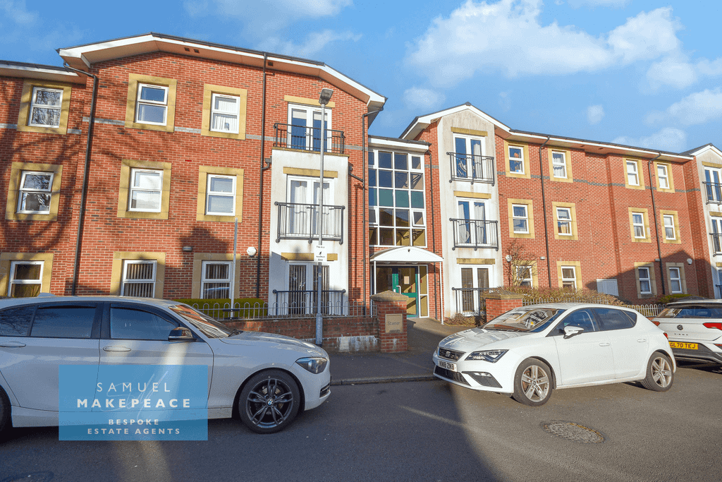 Property photo 1 of 12 Light-Filled Second Floor Apartment With Velux Windows &amp; Allocated Parking