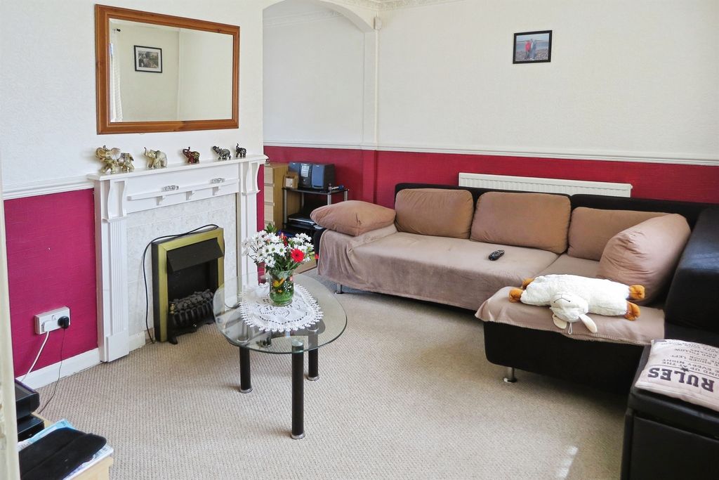 Property photo 2 of 21