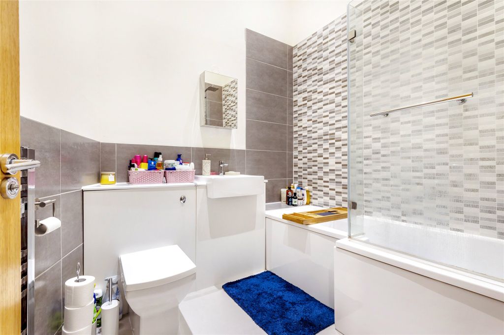 Property photo 3 of 16 Picture No. 11