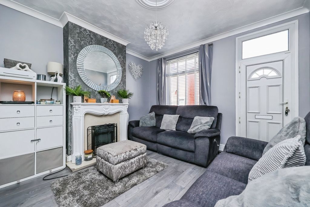 Property photo 3 of 20 Pbox-Img.Jpg