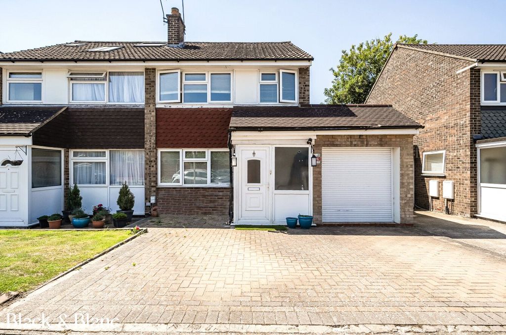 Property photo 1 of 16 External