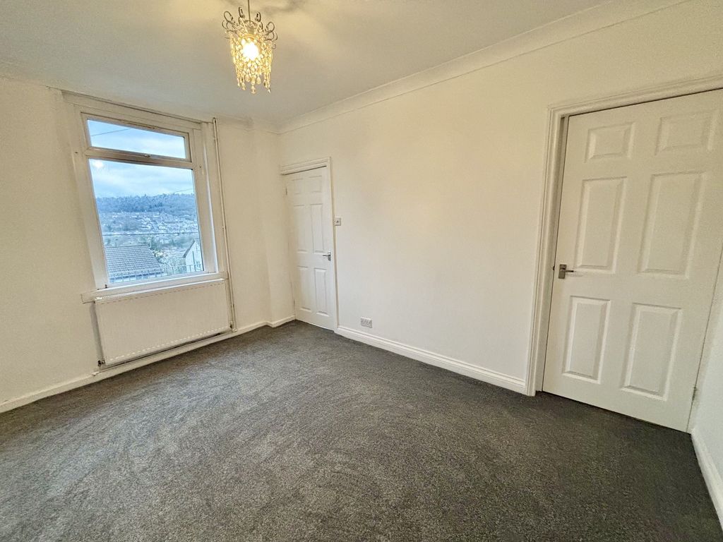 Property photo 3 of 15 Lounge