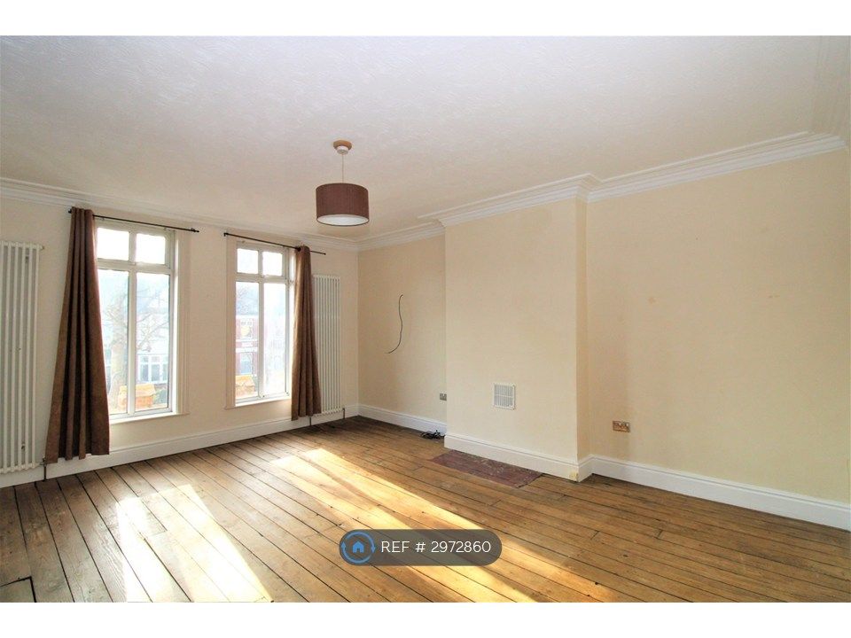 Property photo 2 of 25