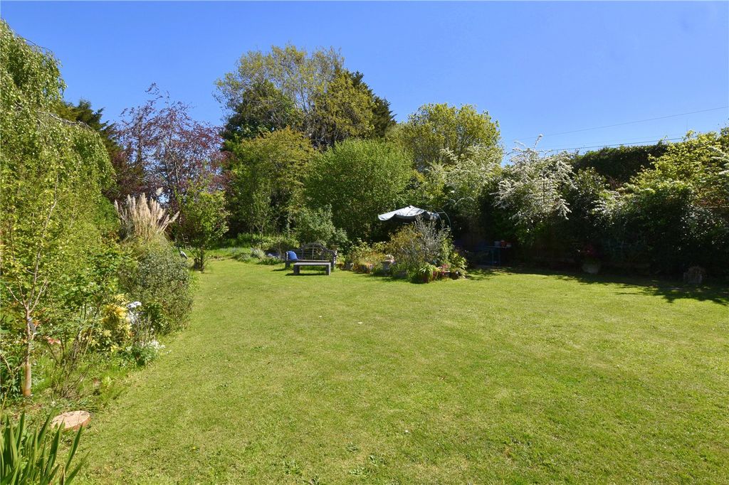 Property photo 3 of 17 Garden