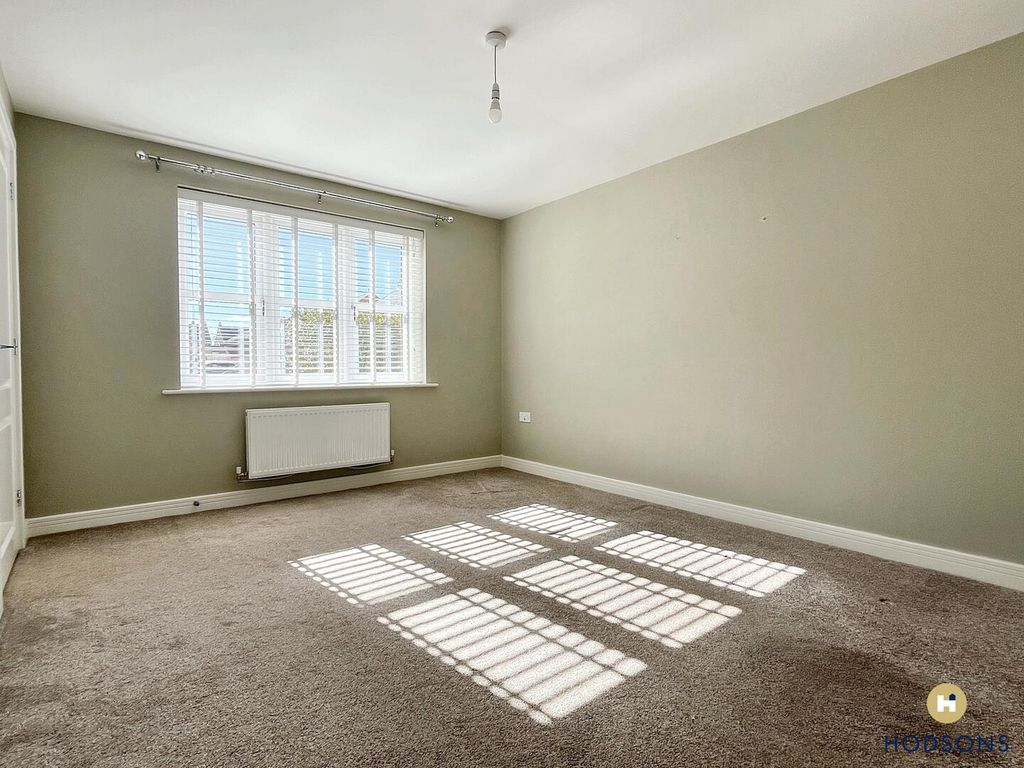 Property photo 2 of 13 Bedroom