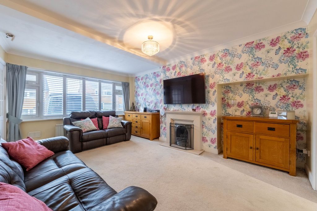 Property photo 2 of 12 Picture 2