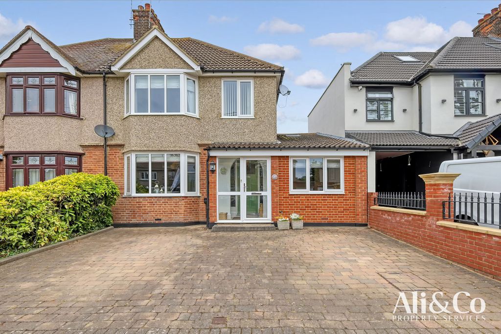 Property photo 1 of 33