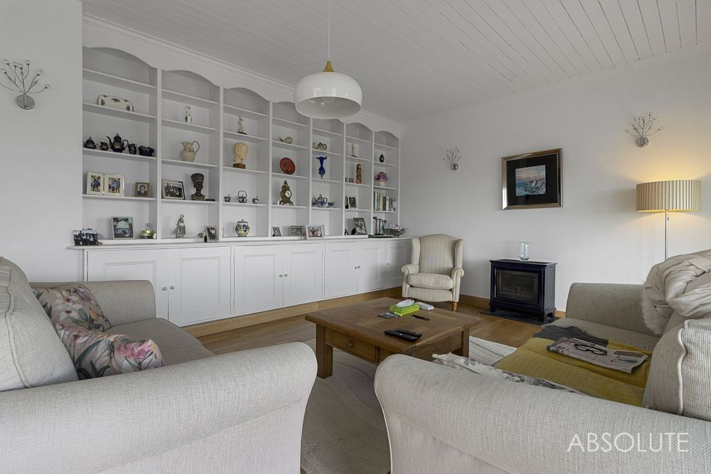 Property photo 3 of 25