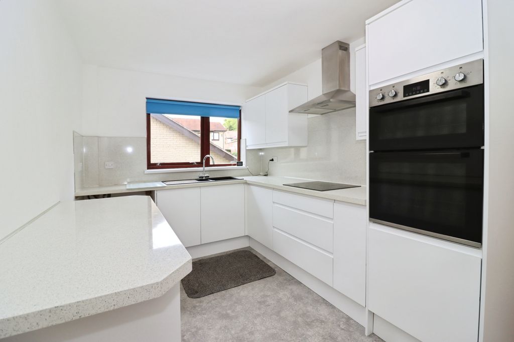 Property photo 2 of 12 Kitchen