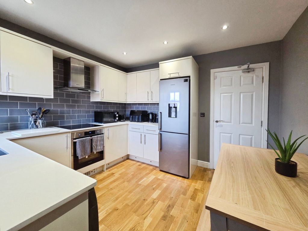 Property photo 2 of 25 210501F1-1000121452