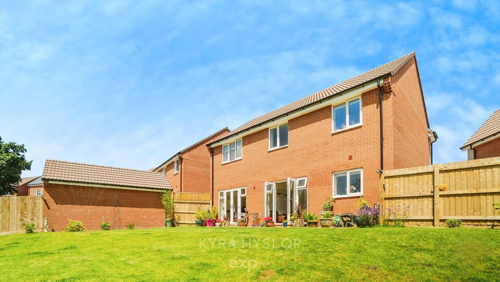 Property photo 2 of 29