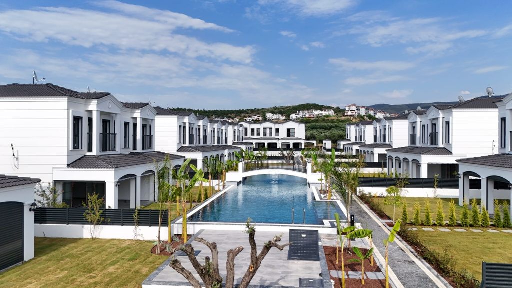 Property photo 1 of 24 Key-Ready Villas For Sale In Kusadasi - Stunning Villas With A Large Shared Pool