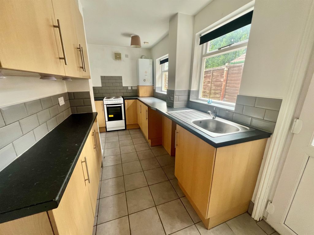 Property photo 2 of 14 Kitchen
