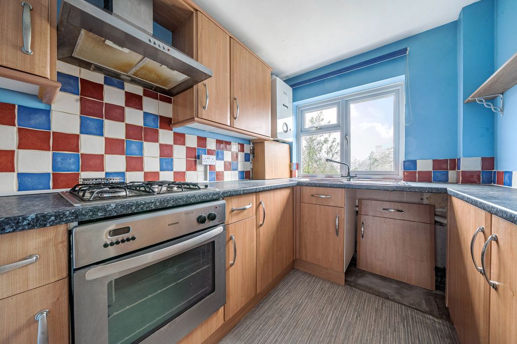 Property photo 3 of 9 Kitchen