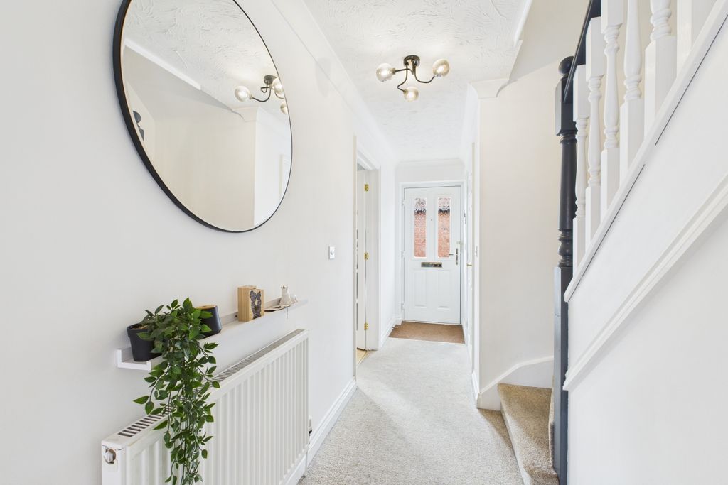 Property photo 2 of 20 Entrance Hall With Downstaris Cloakroom