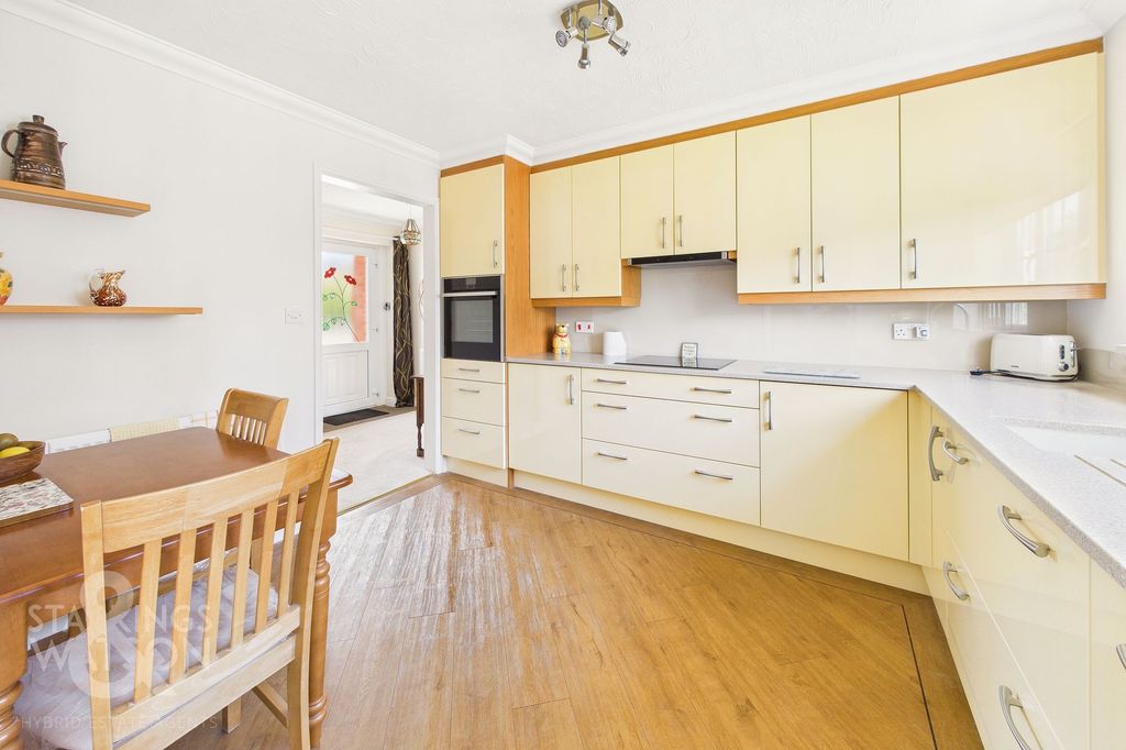 Property photo 3 of 22