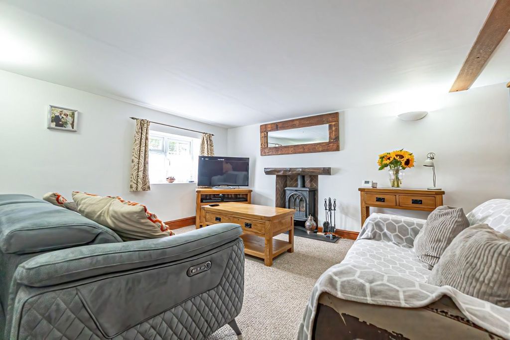 Property photo 2 of 18