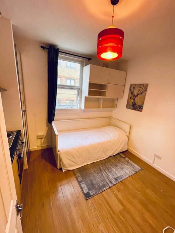 Property photo 3 of 5 Gallery