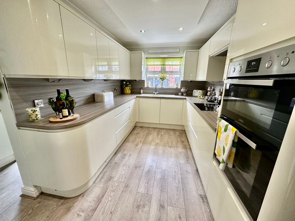 Property photo 2 of 40 Img_5024