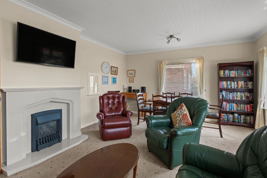Property photo 3 of 18