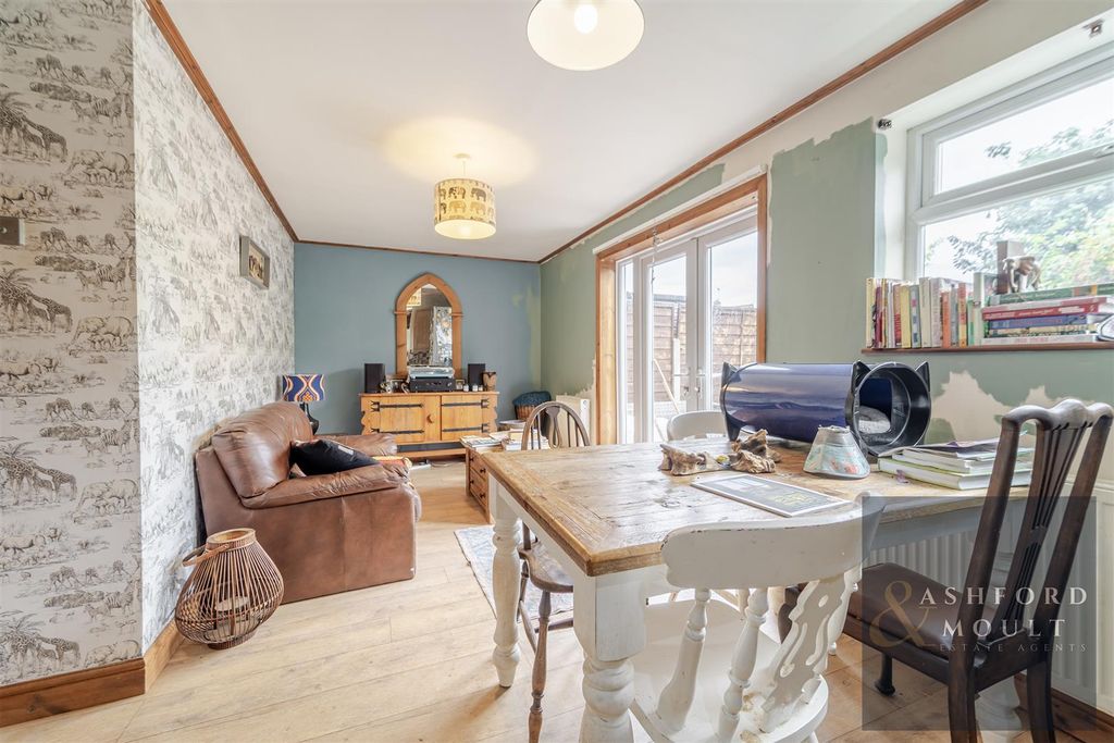 Property photo 3 of 28 Ashford-10.Jpg