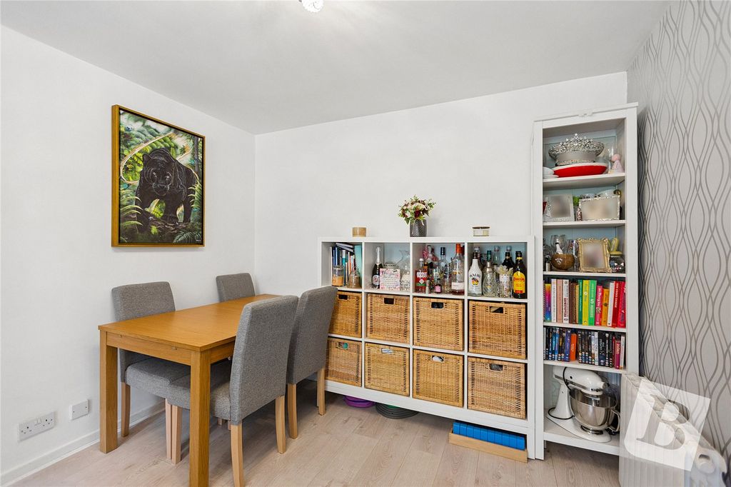 Property photo 3 of 10 Living/Dining