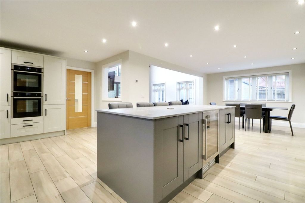 Property photo 3 of 25 Picture No. 17