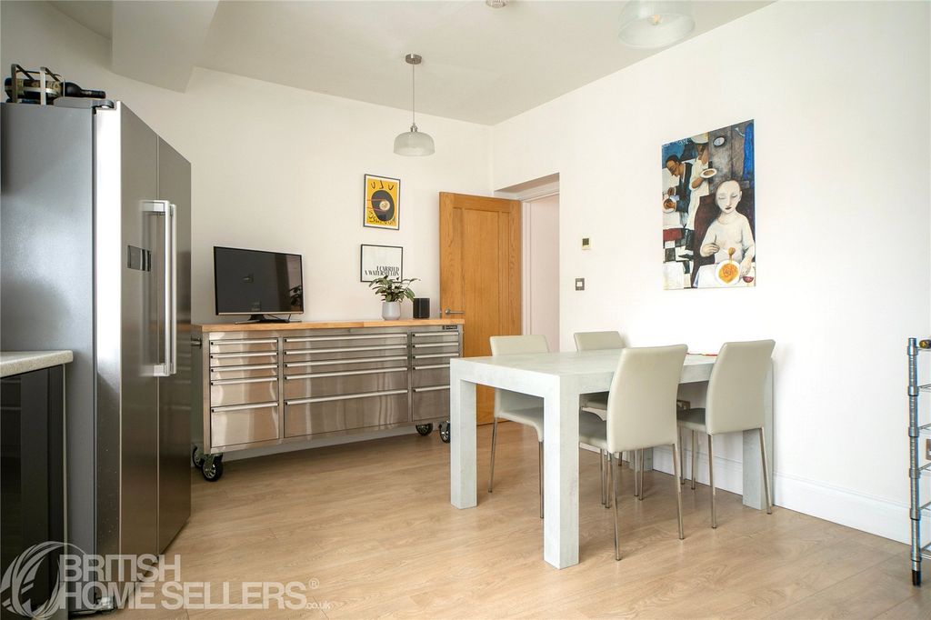 Property photo 3 of 24 Picture No. 35