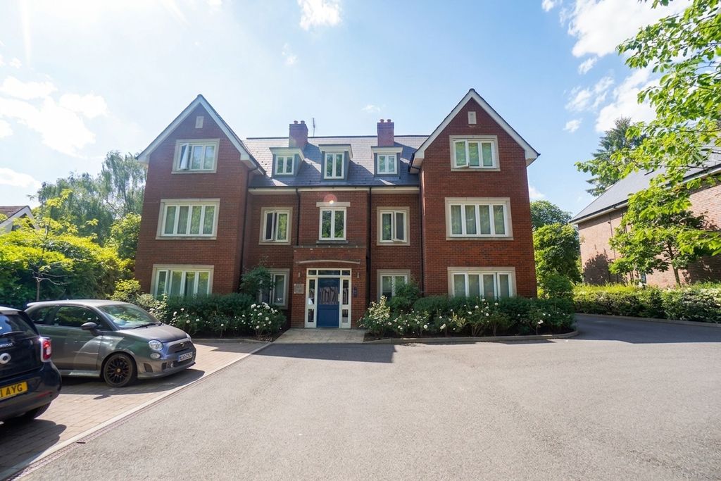 Property photo 1 of 16