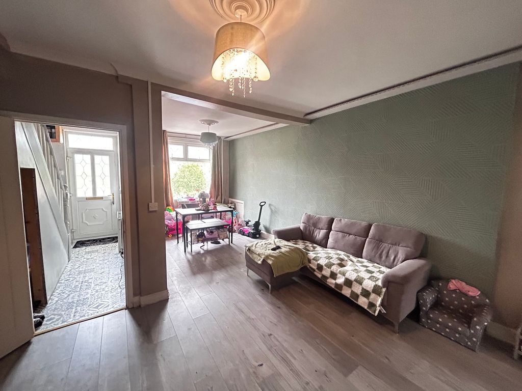 Property photo 3 of 14 Img_7212