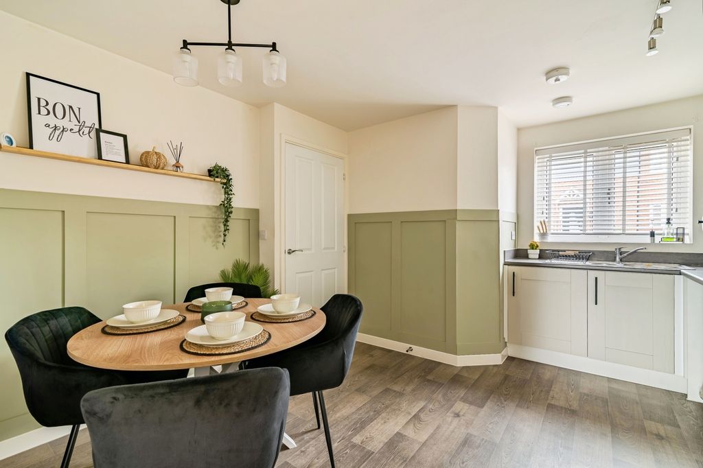 Property photo 3 of 18 Pbox-Img.Jpg